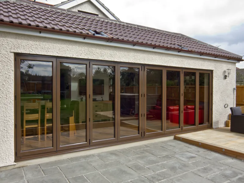 Bifold Leyton